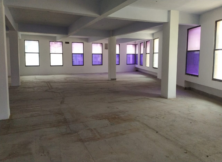 5000 Sqft, Commercial Office / Space in Thousand Lights