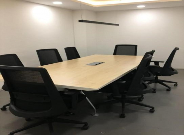 800 Sqft, Commercial Office / Space in Thousand Lights