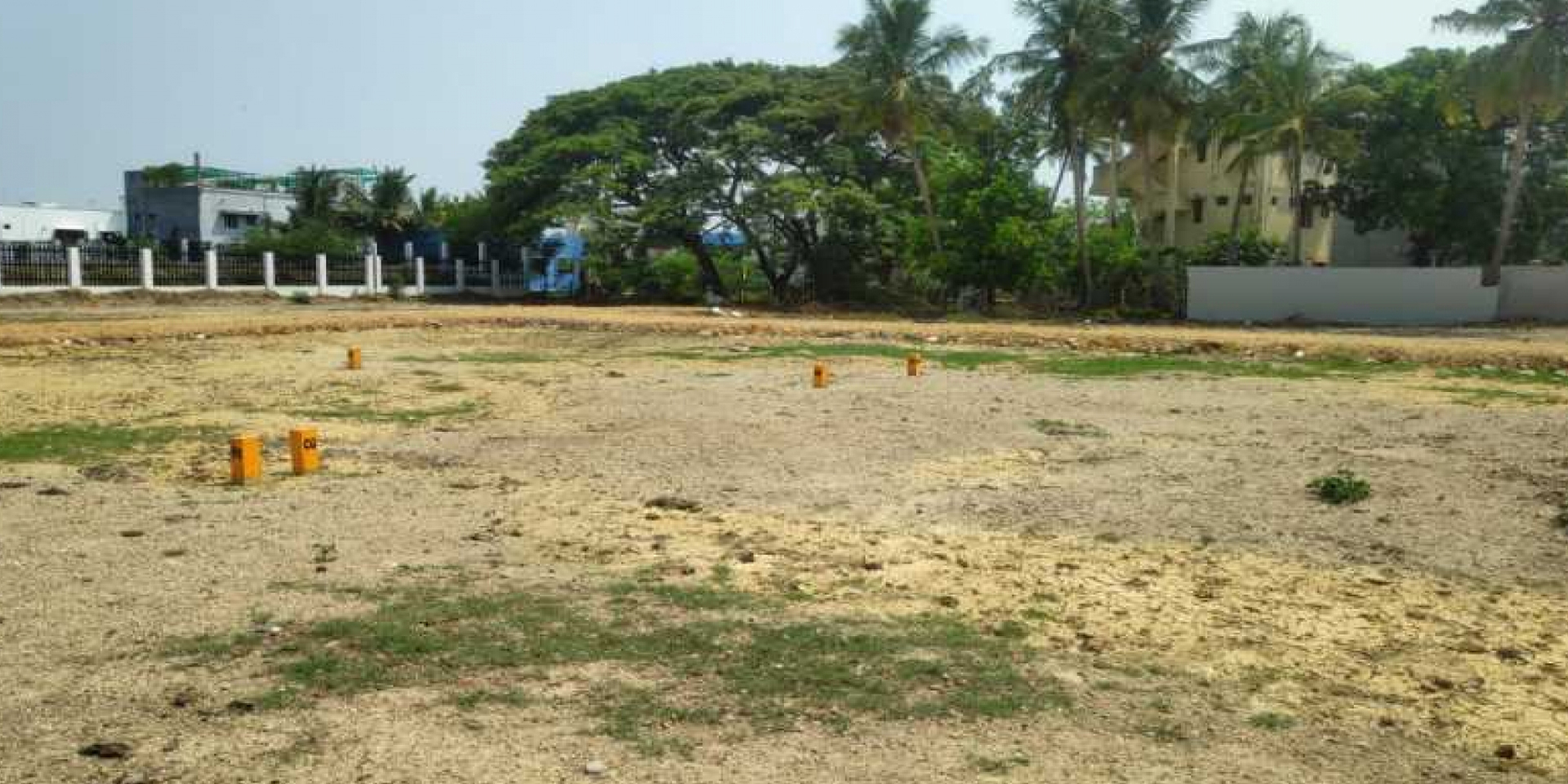 900 - 1570 Sqft Land for sale in Perungalathur