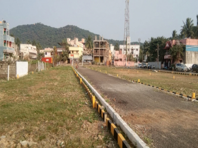 600 - 2400 Sqft Land for sale in Perungalathur