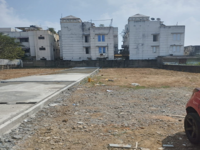 600 - 1300 Sqft Land for sale in Injambakkam