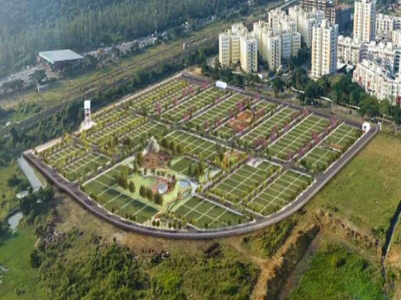 Mahindra Lakefront Estates