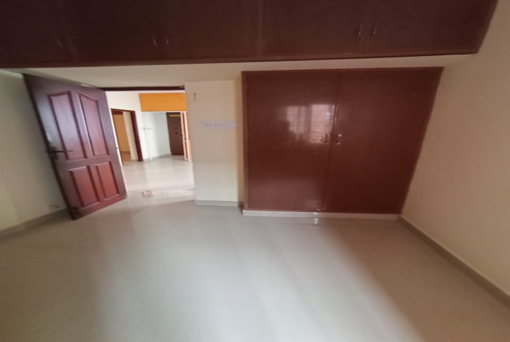 2 BHK House for sale in Mandaveli