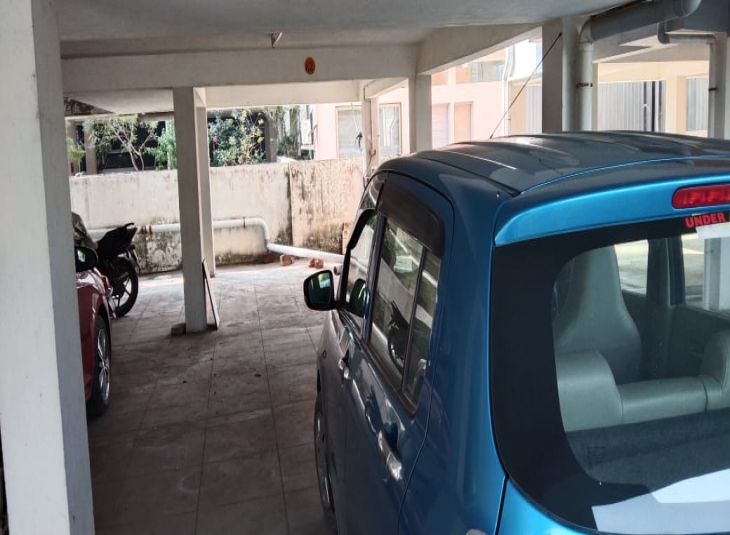 1400 Sq.Ft, 3 BHK Flats for sale in Karapakkam