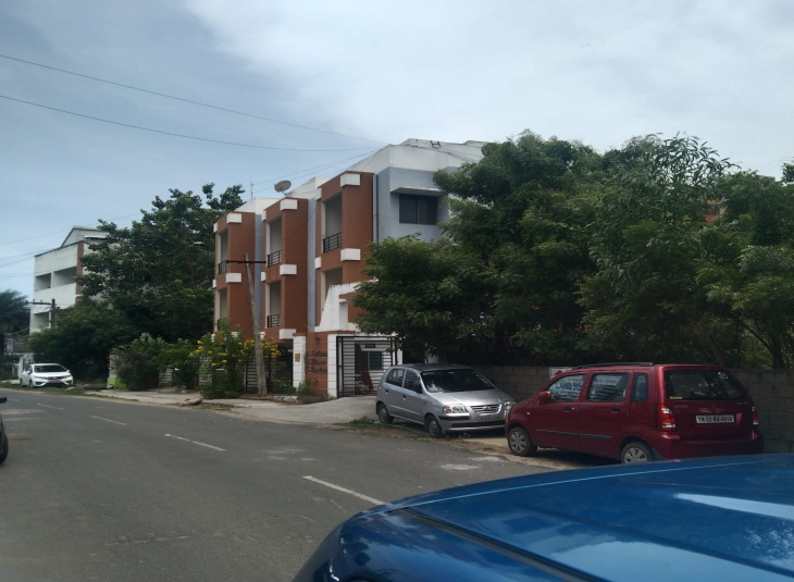 1400 Sq.Ft, 3 BHK Flats for sale in Karapakkam