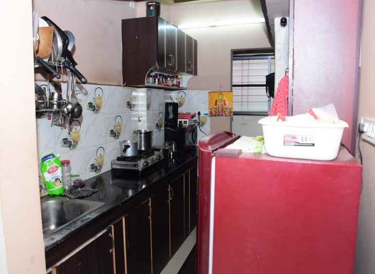 1250 Sq.Ft, 3 BHK Flats for sale in Valasaravakkam