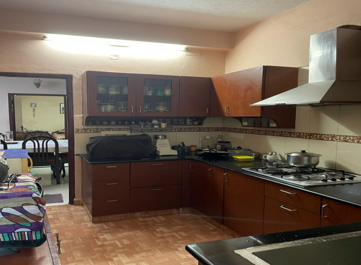 1260 Sq.Ft, 3 BHK Flats for sale in Arumbakkam