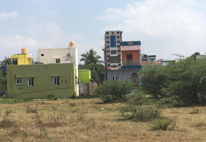 2400 Sq.Ft Land for sale in Boat Club