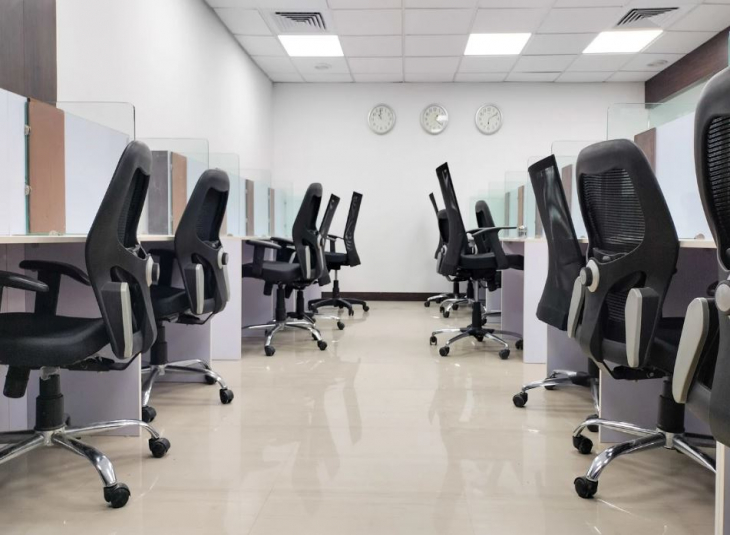 1000 Sqft, Commercial Office / Space in Thousand Lights