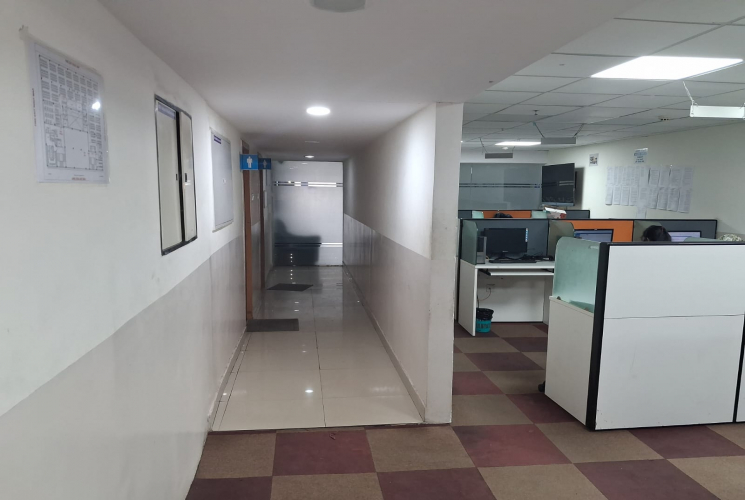 10000 Sq.Ft,  Commercial Office / Space