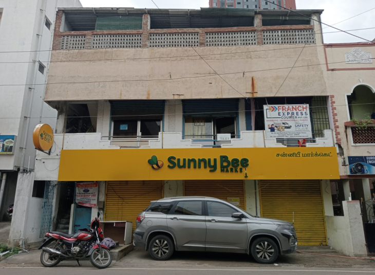 1800 Sq.Ft,  Commercial Shops